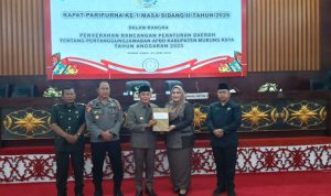 Wabup Rahmanto Serahkan Raperda Pertanggungjawaban APBD Murung Raya 2025 ke DPRD