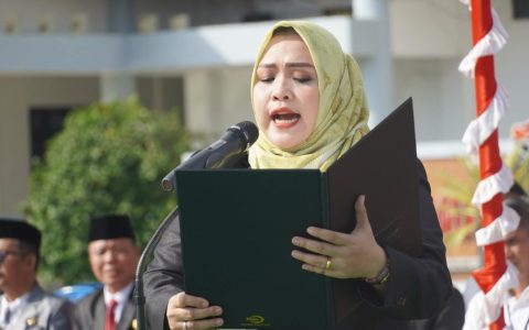 Dina Maulidah Bacakan UUD 1945 pada Upacara Hari Lahir Pancasila