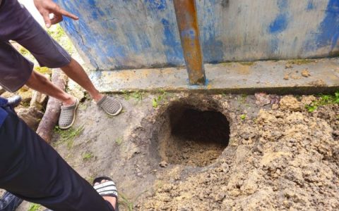 Geger Tengah Malam, 14 Makam Diduga Dibongkar Diam-Diam