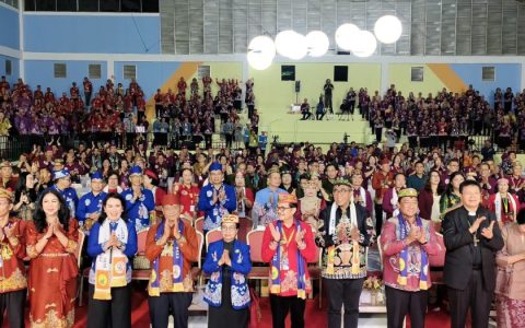 Ribuan Jemaat Semarakkan Pembukaan Sinode Umum XXV GKE di Murung Raya