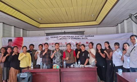 Ketua DPRD Murung Raya Serap Aspirasi Warga Tumbang Bahan, Peningkatan Jalan Jadi Prioritas
