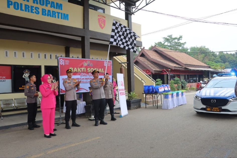 Bakti Sosial Polres Bartim, Kepedulian Menyapa Warga
